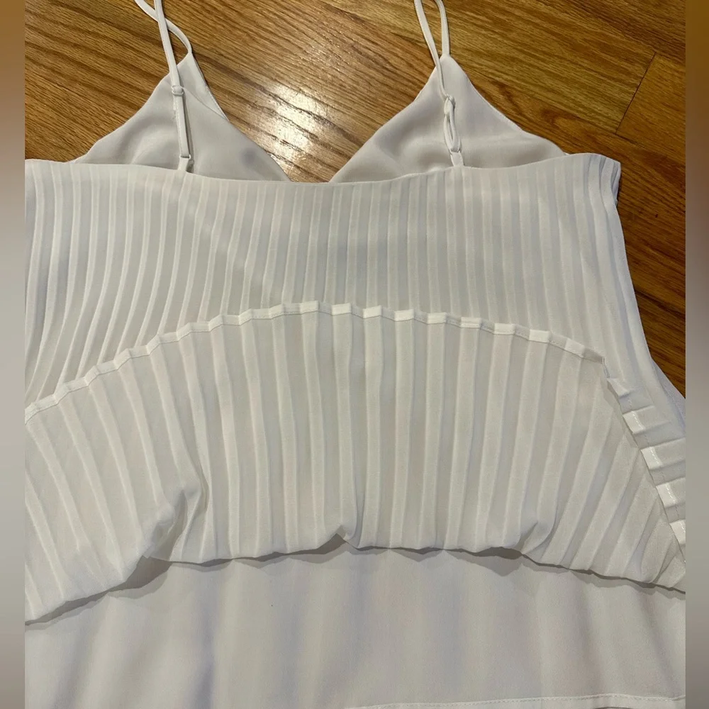 White tank top - Picture 3 of 6